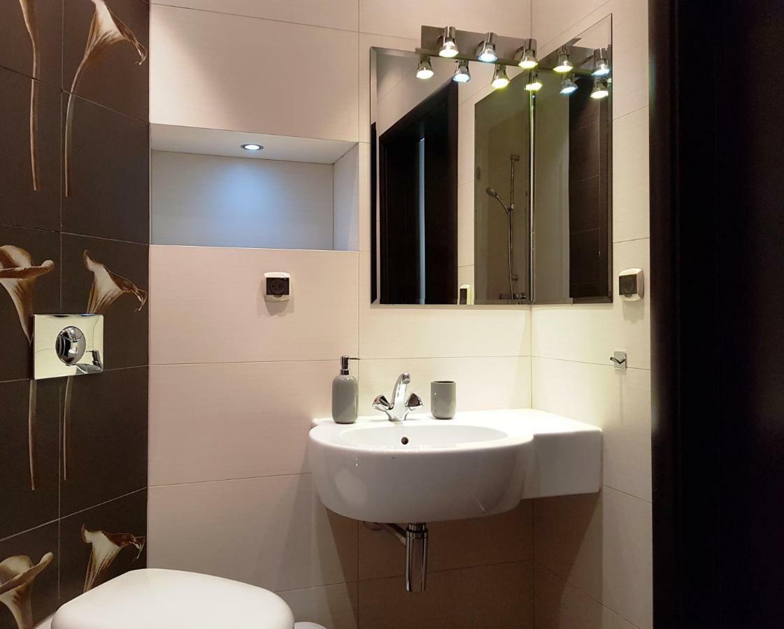Apartament "Cleopatra 5" Przy Rynku Z Parkingiem, Faktury Vat Apartment เคียลเซ ภายนอก รูปภาพ