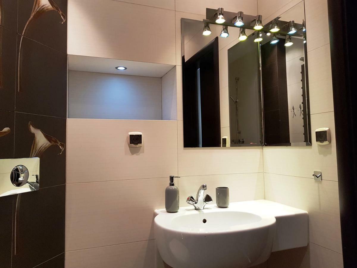 Apartament "Cleopatra 5" Przy Rynku Z Parkingiem, Faktury Vat Apartment เคียลเซ ภายนอก รูปภาพ